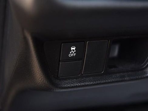 Used 2023 Honda HR-V LX image 9