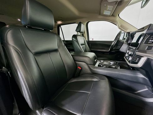 Used 2024 Ford Expedition Max XLT image 33