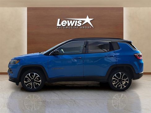 Used 2024 Jeep Compass Limited image 3