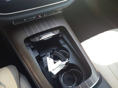 Certified 2025 Mercedes-Benz E 450 4MATIC Sedan image 28