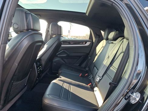 Used 2025 Porsche Cayenne S image 12