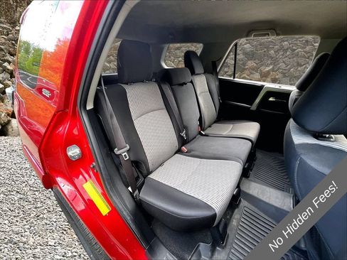 Used 2015 Toyota 4Runner SR5 AWD/4WD image 22