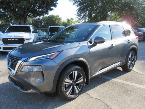 Used 2022 Nissan Rogue SL w/ SL Premium Package FWD image 3