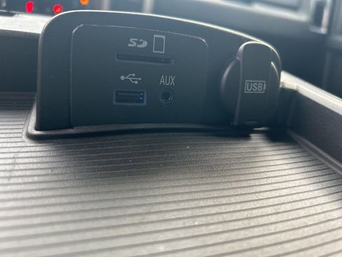 Used 2014 RAM 1500 Laramie w/ Convenience Group image 19