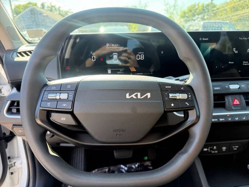Used 2026 Kia K4 FWD image 28