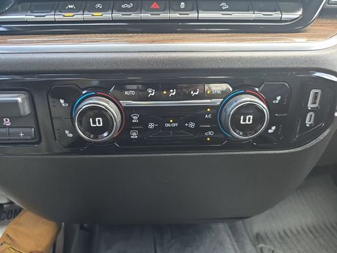 Used 2025 Chevrolet Silverado 1500 LT w/ Z71 Off-Road Package image 17