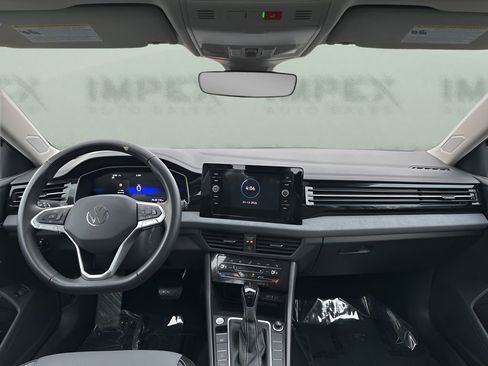 Used 2025 Volkswagen Jetta SE image 13