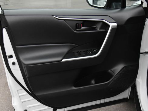 Used 2023 Toyota RAV4 LE image 14