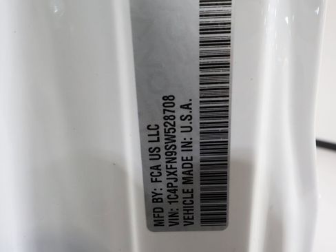 Used 2025 Jeep Wrangler Unlimited Rubicon image 32