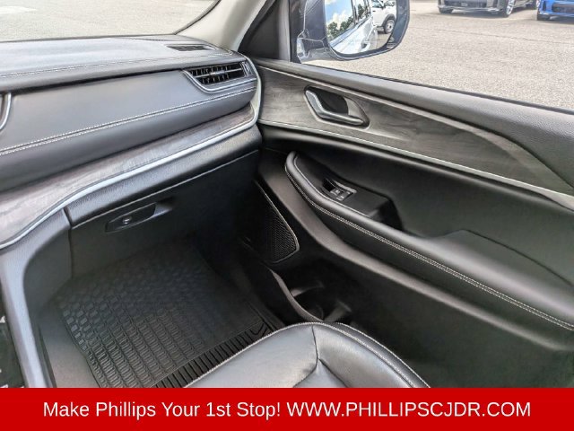 Used 2021 Jeep Grand Cherokee L Limited AWD/4WD image 17