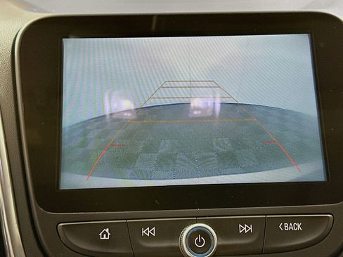 Used 2018 Chevrolet Equinox LT image 22