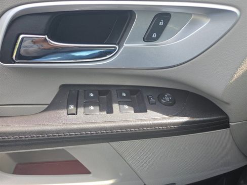 Used 2017 Chevrolet Equinox LT w/ Convenience Package image 18