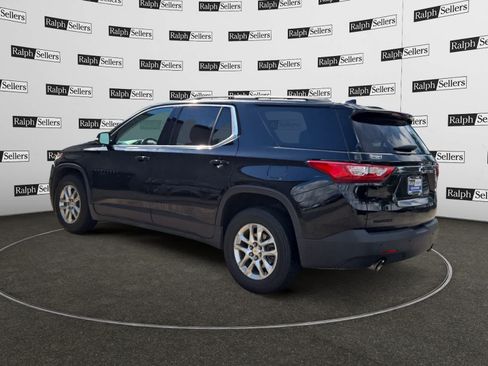 Used 2021 Chevrolet Traverse LT FWD image 4