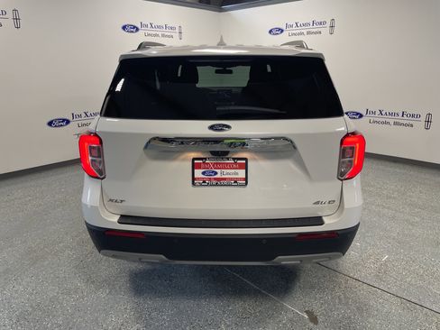 Used 2022 Ford Explorer XLT w/ Equipment Group 202A image 5