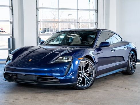 Used 2021 Porsche Taycan image 2