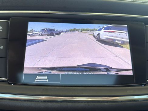 Used 2020 Buick Enclave Premium w/ Sun and Sites Package AWD/4WD image 35