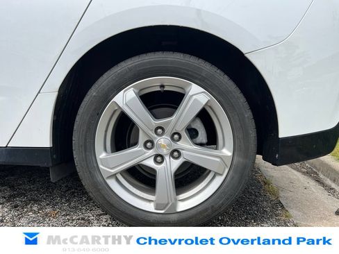 Used 2017 Chevrolet Volt LT w/ Comfort Package FWD image 9