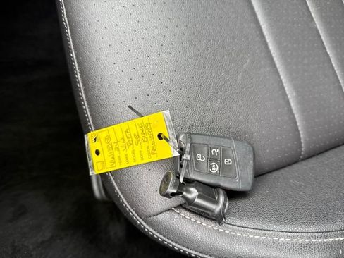 Certified 2024 Volkswagen Jetta SE image 36