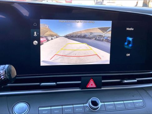 Certified 2024 Hyundai Elantra SEL image 29