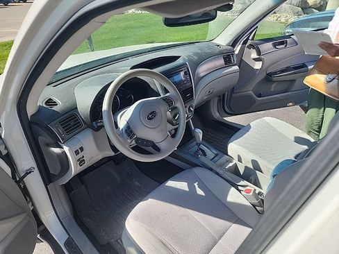 Used 2012 Subaru Forester 2.5X Premium AWD/4WD image 6