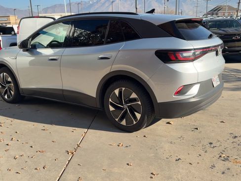 Used 2021 Volkswagen ID.4 Pro w/ ID.4 Protection Package image 6