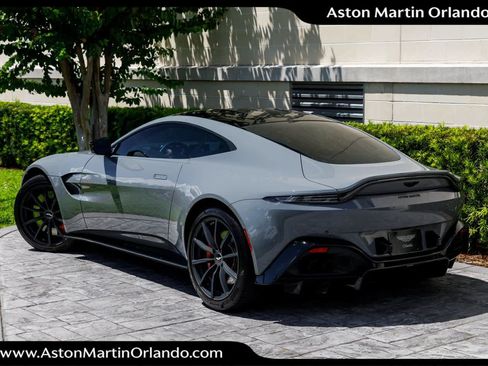 Used 2021 Aston Martin V8 Vantage Coupe RWD image 2