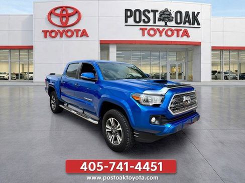 Used 2017 Toyota Tacoma TRD Sport RWD image 1