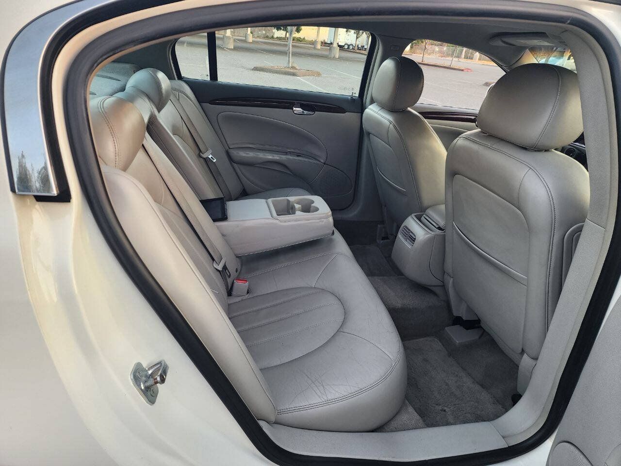 Used 2007 Buick Lucerne CXL w/ Luxury Package FWD image 23