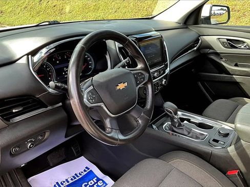 Used 2021 Chevrolet Traverse LT image 11