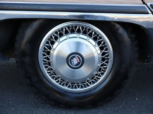 Used 1996 Buick Roadmaster Estate RWD image 41