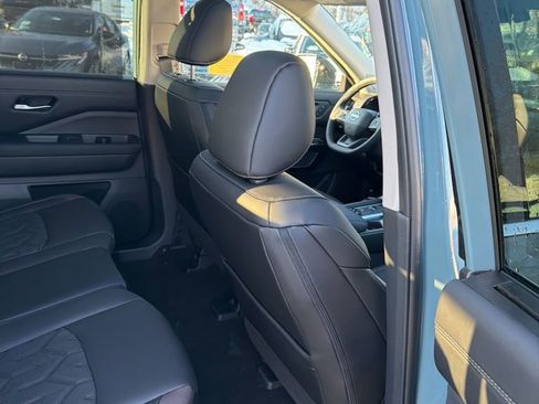 New 2026 Nissan Pathfinder Platinum image 35