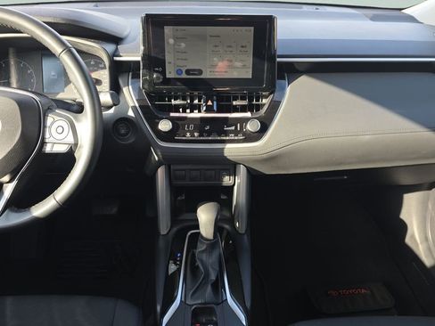 Used 2024 Toyota Corolla Cross LE FWD image 15