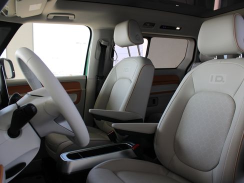 New 2025 Volkswagen ID. Buzz 1st Edition image 9