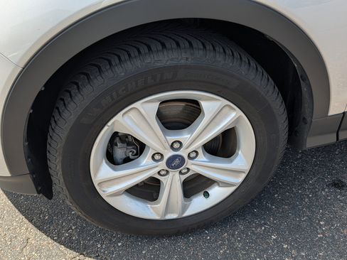 Used 2015 Ford Escape SE AWD/4WD image 9