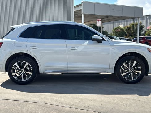 Certified 2024 Audi Q5 2.0T Premium w/ Convenience Package image 8