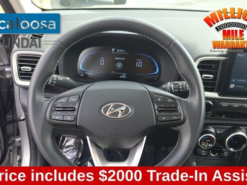 Used 2024 Hyundai Venue SEL image 16