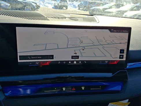 Used 2024 BMW i5 eDrive40i w/ Premium Package RWD image 17