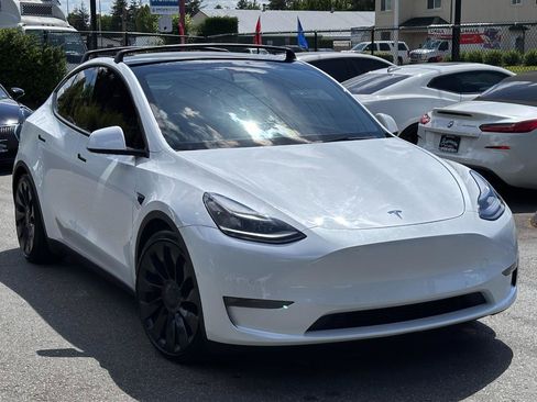 Used 2022 Tesla Model Y Performance AWD/4WD image 22