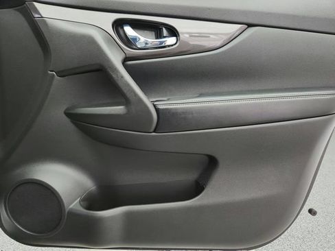 Used 2019 Nissan Rogue SV w/ Sun & Sound Touring Package AWD/4WD image 32