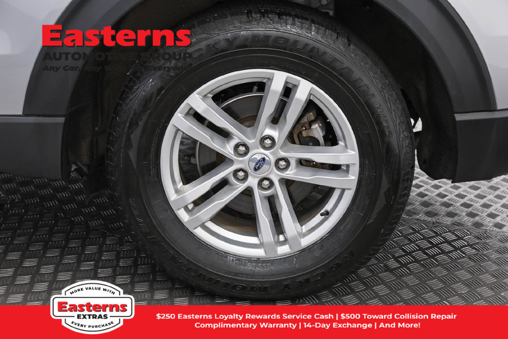 Used 2023 Ford Explorer XLT AWD/4WD image 35