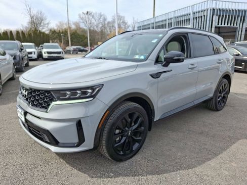 Certified 2022 Kia Sorento SX image 4