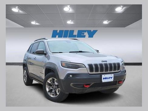 Used 2019 Jeep Cherokee Trailhawk AWD/4WD image 1