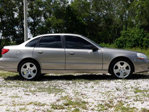 Used 2003 Saturn L-Series L200 w/ Audio Pkg I FWD image 13
