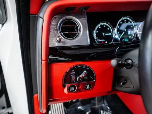 Used 2023 Rolls-Royce Phantom Sedan image 50