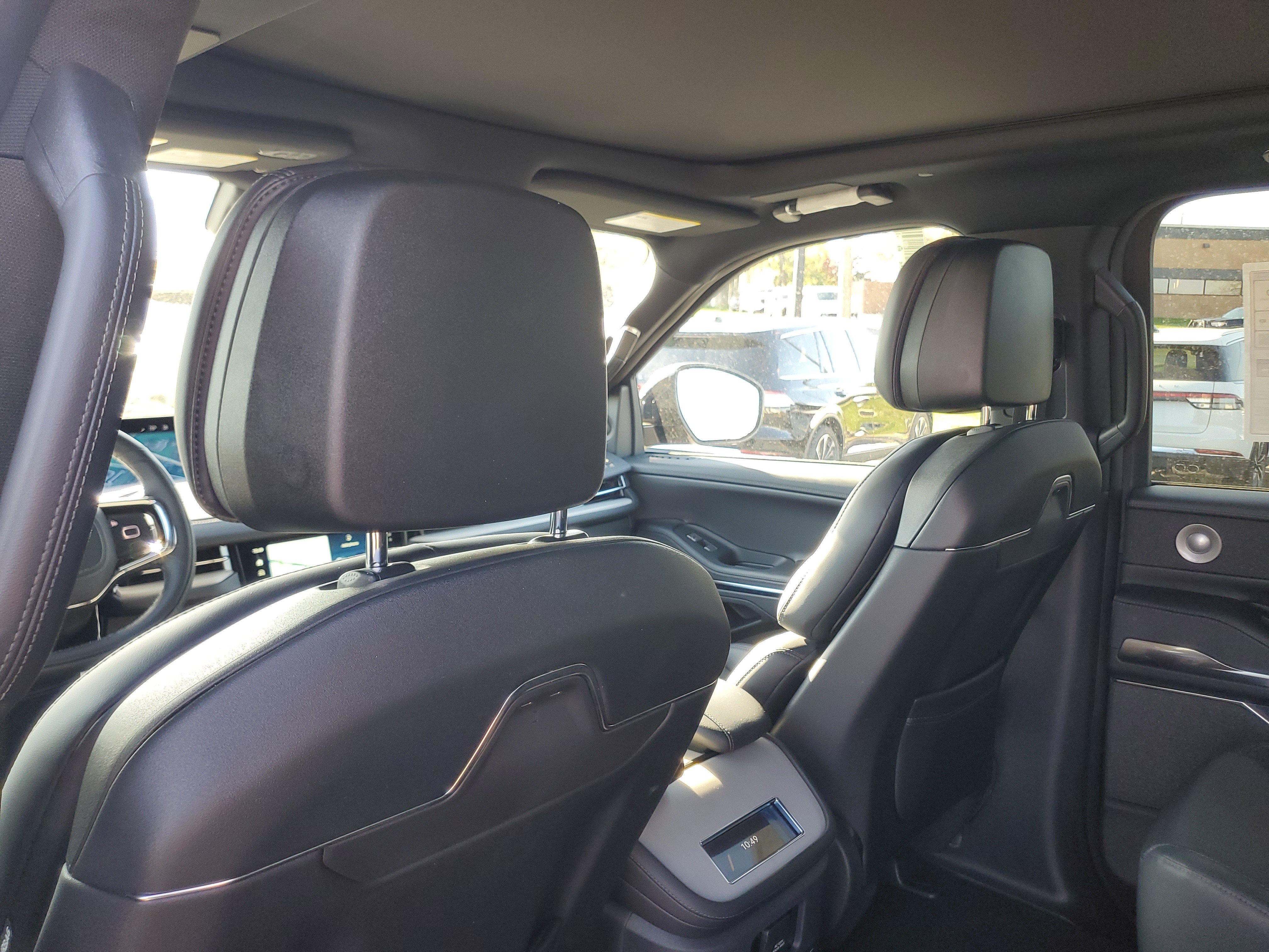 New 2027 Lincoln Navigator Reserve w/ Jet Appearance Package AWD/4WD image 28