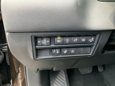 Used 2023 Toyota Tundra Limited image 10