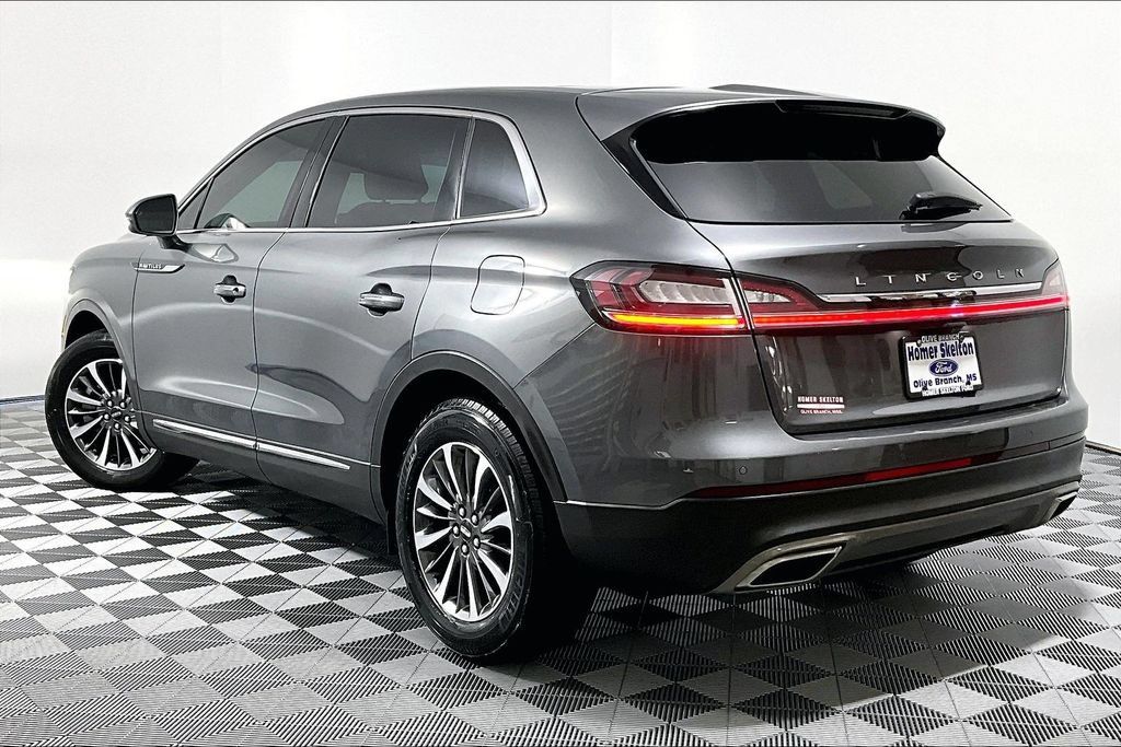 Used 2023 Lincoln Nautilus Reserve FWD image 11