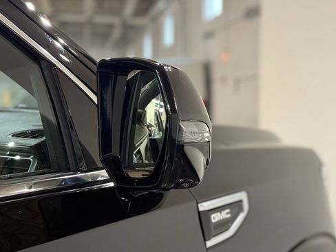 Used 2022 GMC Yukon Denali w/ Denali Ultimate Package image 13