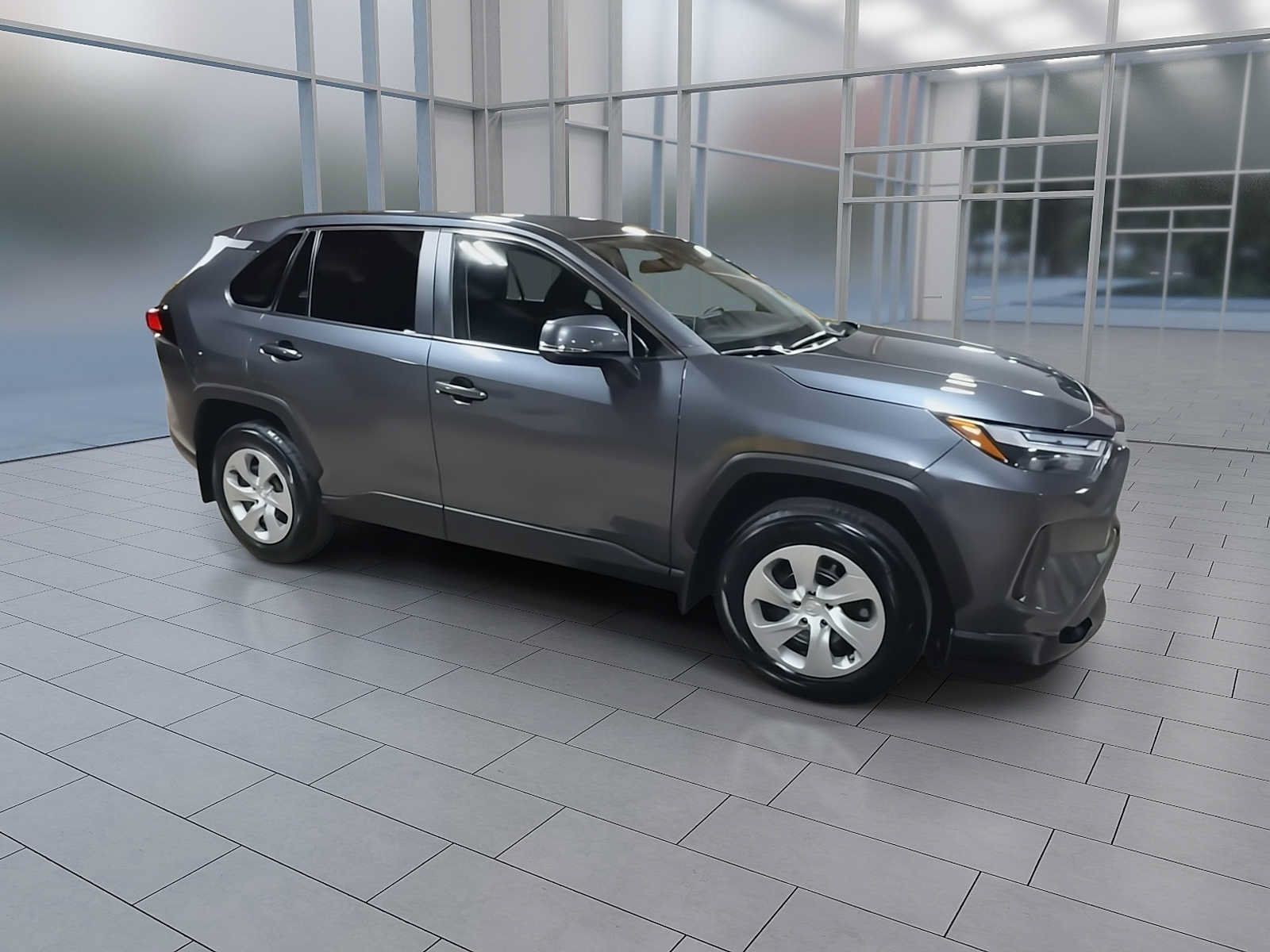 Used 2023 Toyota RAV4 LE AWD/4WD image 2