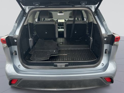 Used 2023 Toyota Highlander Limited image 25